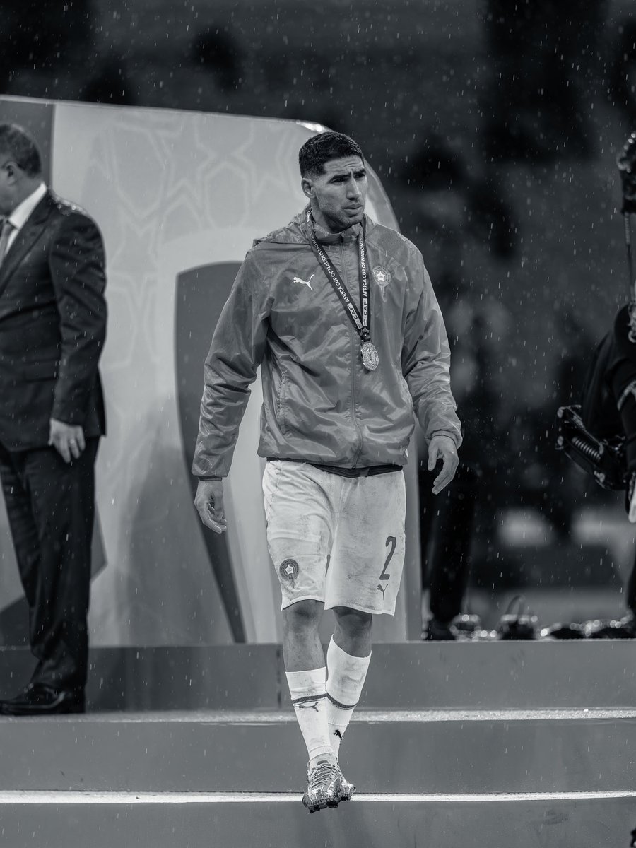 Et comment ne pas remercier le peuple marocain. Merci d’avoir été présents à chaque match, à chaque minute, dans chaque émotion. Vous avez été notre douzième homme, notre force quand les jambes étaient lourdes et que le cœur faisait mal. Nous avons ressenti votre soutien au Maroc