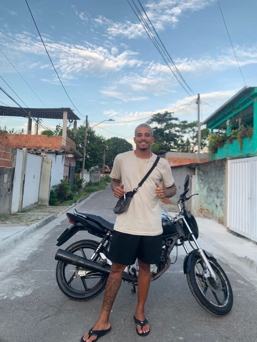 Tenta peitar vc fica sem peito.🎈🥋😁
