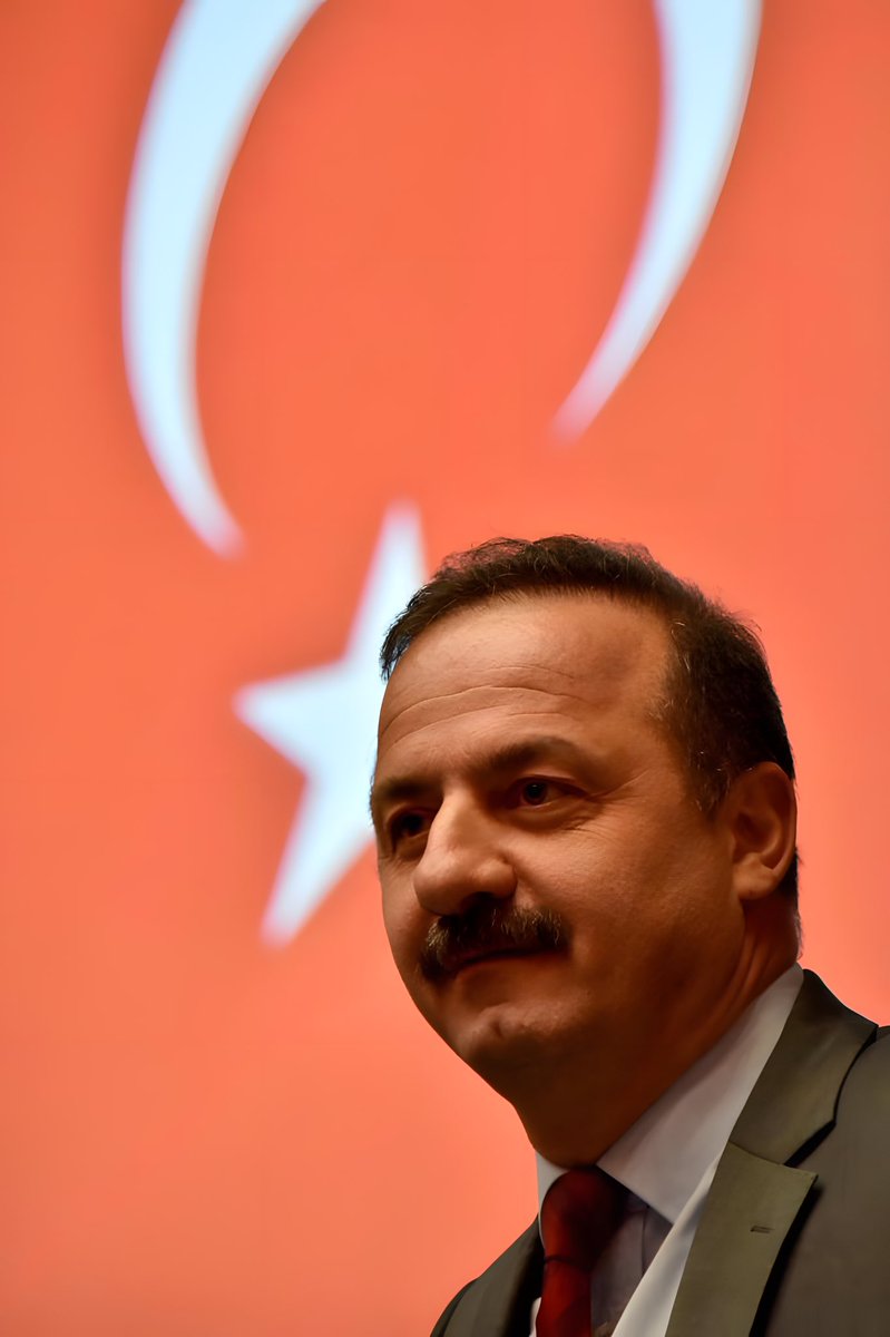 Her şey bayrağımız için!
Her şey onun uğruna!