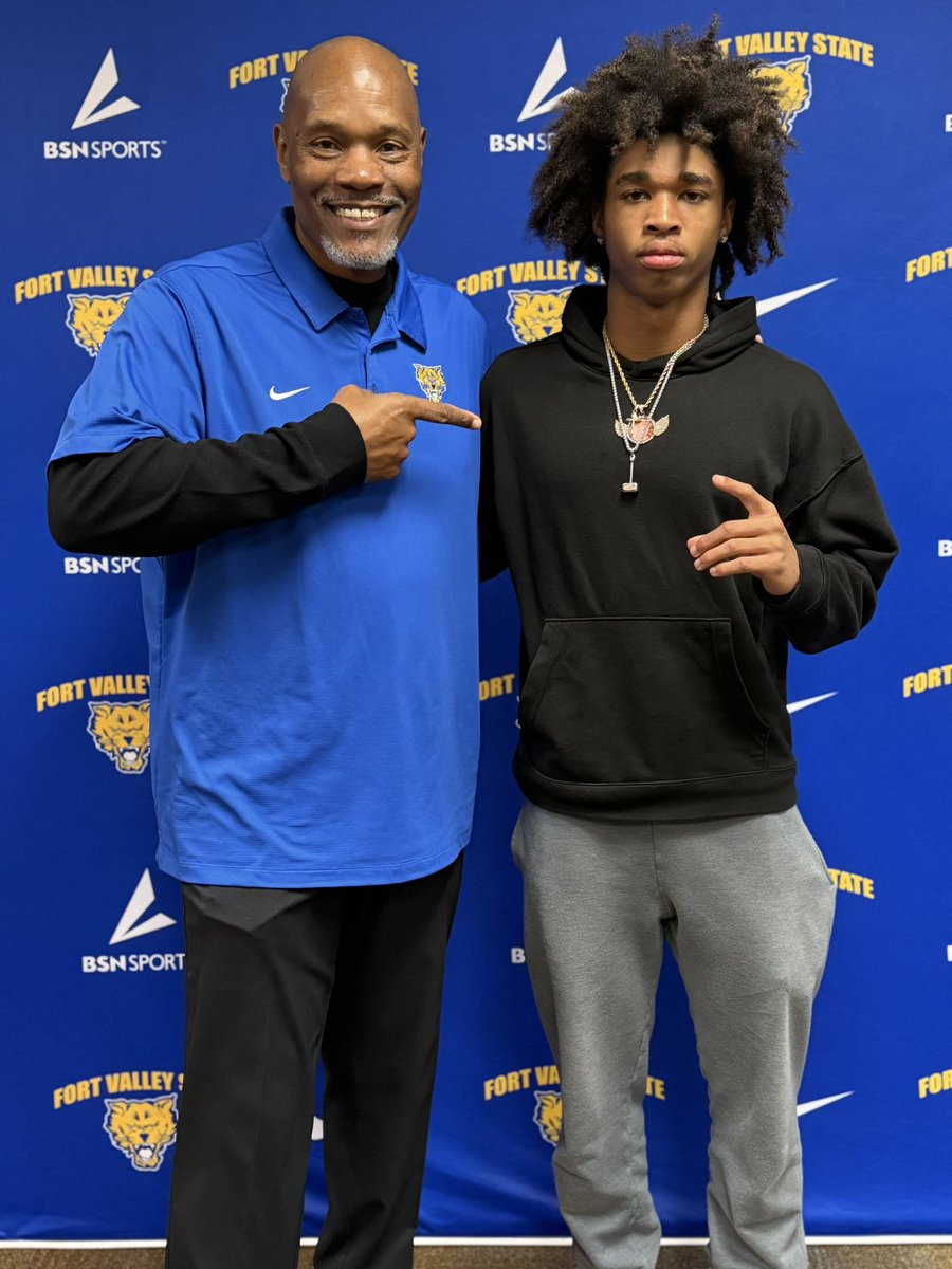 TheCaydenBenson's tweet image. Had a great time on my visit to Fort Valley State. Enjoyed talking football with OC Coach Totten.  #FVSU #TribePride @satellitetotten @coach_qbtf @coachdixon54 @CoachRice_