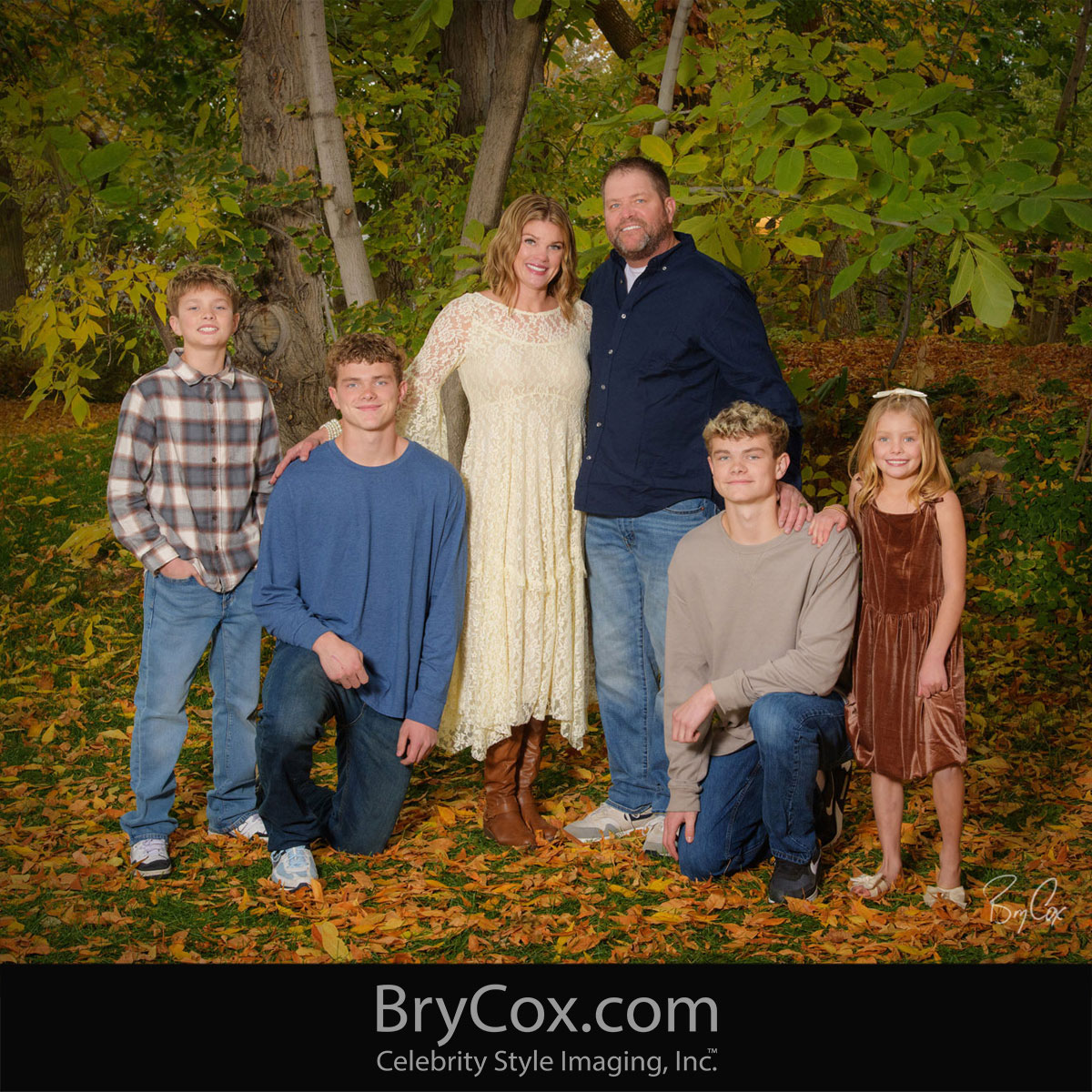 When doing a big family of 60 people, I love photographing each individual family too because it's rare to have everyone together.

Everyone is lit with studio lighting (even outdoors in the gardens). And everyone is posed comfortably and looks great.

brycox.com/2026/01/12/fam…