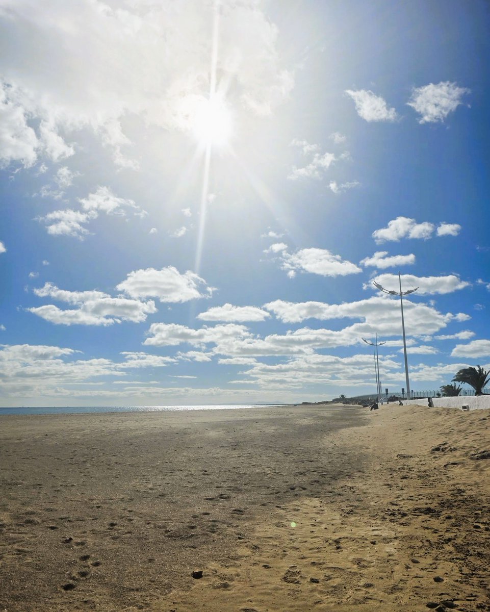 ☀️ Happy Tuesday everyone, we hope you've all had a fantastic start to your week! 

🏖️ Will you be visiting Lanzarote this year?

#ISOintheSun #Lanzarote