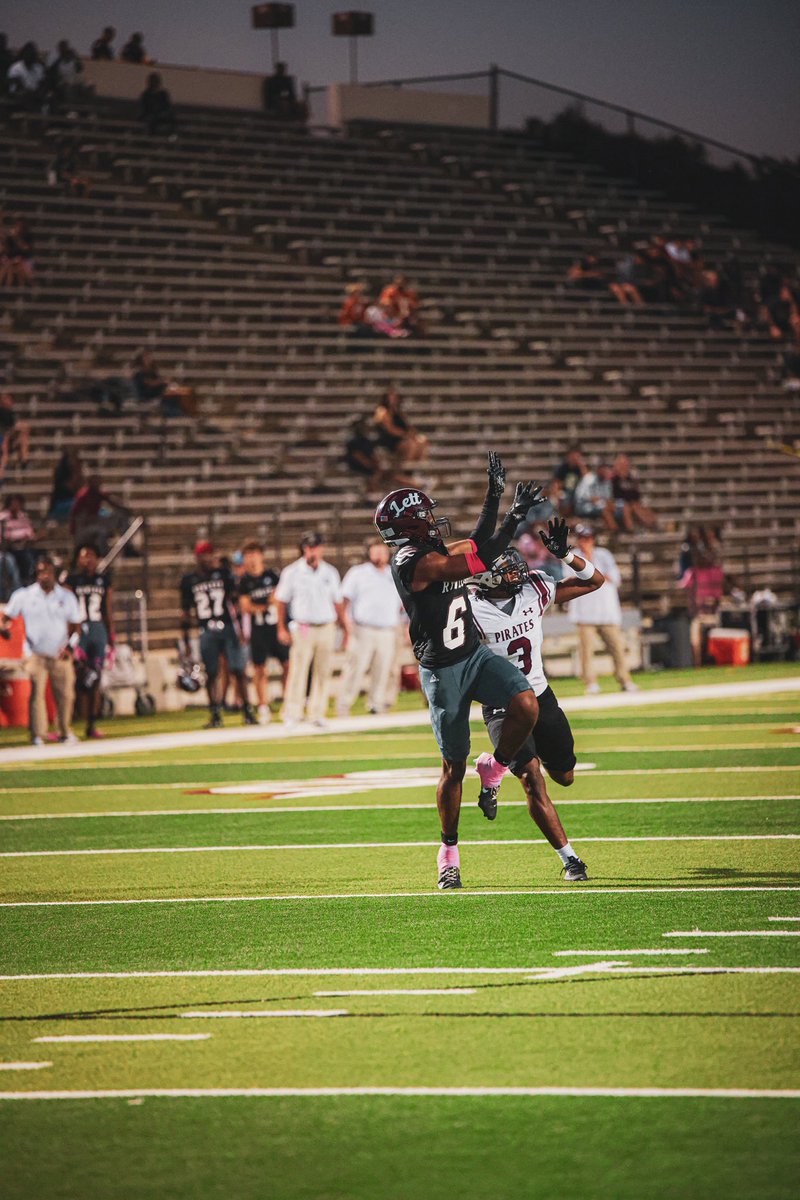 COACHES! I am now graduating Winter of 2026 after my senior season of football! I will be ready to get on campus and ball out spring 2027!! Looking forward to coming out to some junior days let’s get the ball rolling!

<a href="/EdParisJr/">Ed Paris</a> <a href="/CoachDaniels06/">Coach D</a> <a href="/PVAMUDBcoach/">Coach DG</a> <a href="/CoachEFranklin/">Eric Franklin</a>