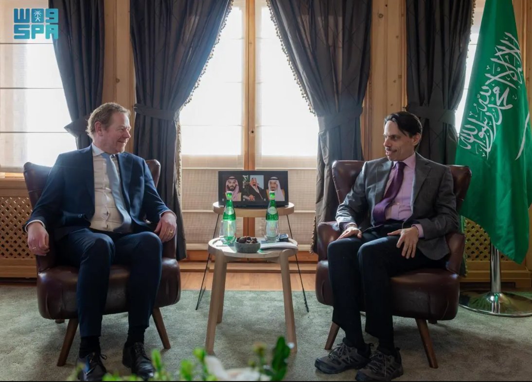 صور .. وزير الخارجية الأمير فيصل بن فرحان يلتقي وزير خارجية هولندا ويستعرضان العلاقات الثنائية، وسبل تعزيزها وتطويرها في مختلف المجالات، ويبحثان مستجدات أبرز القضايا الإقليمية والدولية. #المملكة_في_دافوس 