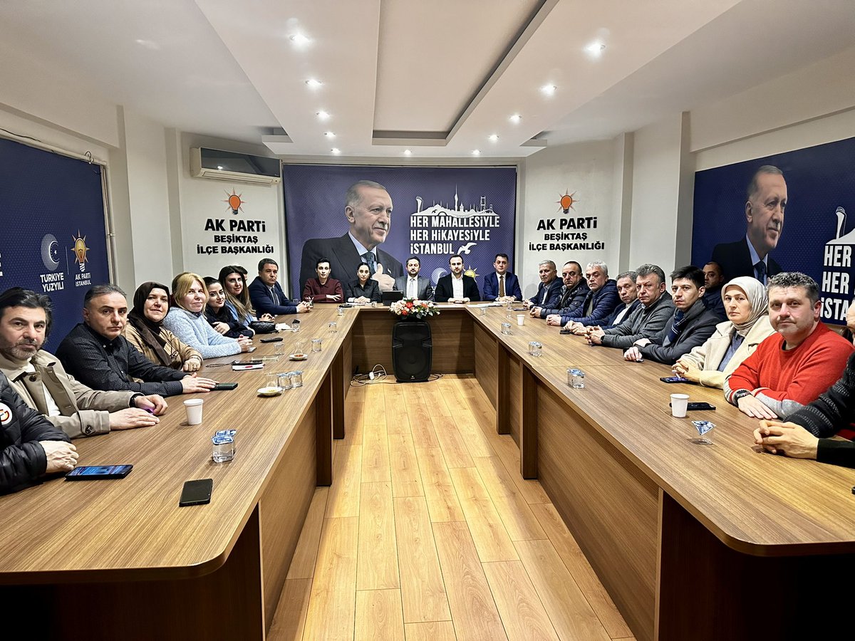İlçe Başkanımız <a href="/yildirimturan/">M. Yıldırım TURAN</a>’ın başkanlığında;İl Yönetim Kurulu Üyemiz <a href="/mmurselkaya/">Muhammet Mürsel Kaya</a> ve enerjisi yüksek teşkilat mensuplarımızla bir araya geldik.

Masamızda tek gündem vardı: Beşiktaş!

• 📍 Mahalle mahalle yürüteceğimiz teşkilat çalışmaları

<a href="/abdullahozdemir/">Abdullah Özdemir</a> <a href="/akpartiistanbul/">AK Parti İstanbul</a>