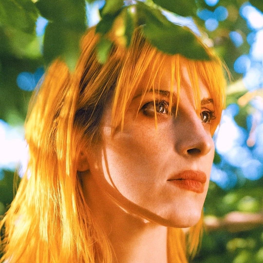 lilymizbiz's tweet image. sunshine in human form in the sunshine