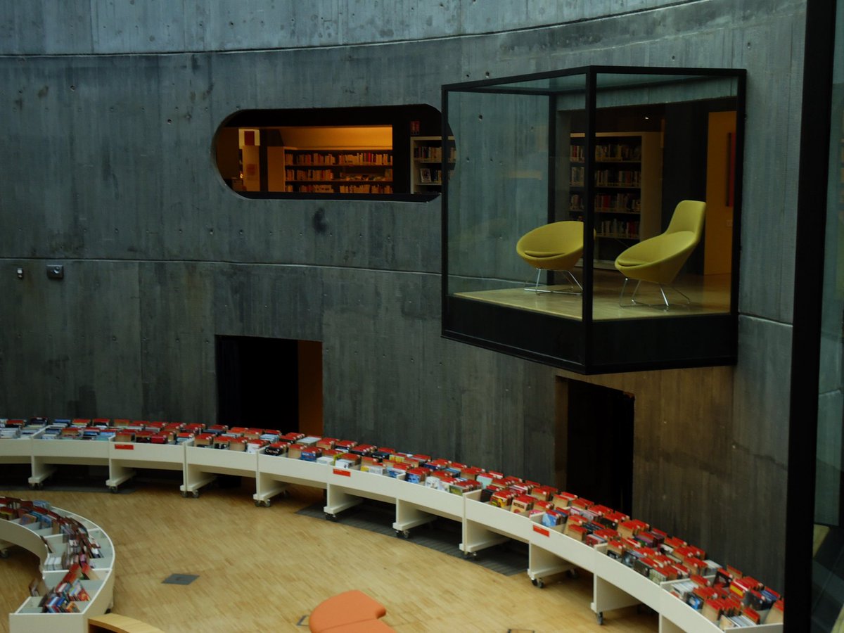 hkwhore444's tweet image. vous connaissez la bibliothèque municipale Oscar Niemeyer du Havre ? bah mtn si vive les architectes communistes brutalistes