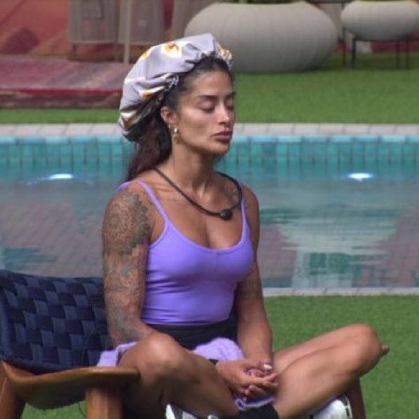 blogcerejanegra's tweet image. Defina a Aline em uma palavra:

#BBB26