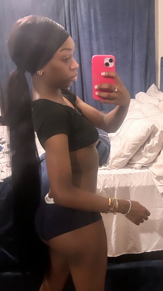 pytzyanna's tweet image. get at meee