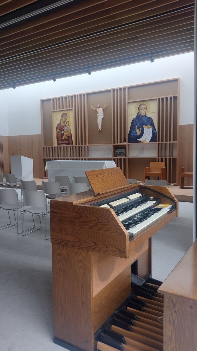 MenniNavarra's tweet photo. ✨ Un nuevo espacio para el encuentro y la esperanza ✨

Ayer inauguramos la capilla del nuevo edificio de Fundación Hospitalarias Navarra 🙏

Un espacio moderno y funcional para el recogimiento, la gratitud y la esperanza. https://t.co/hmsizEIWwG