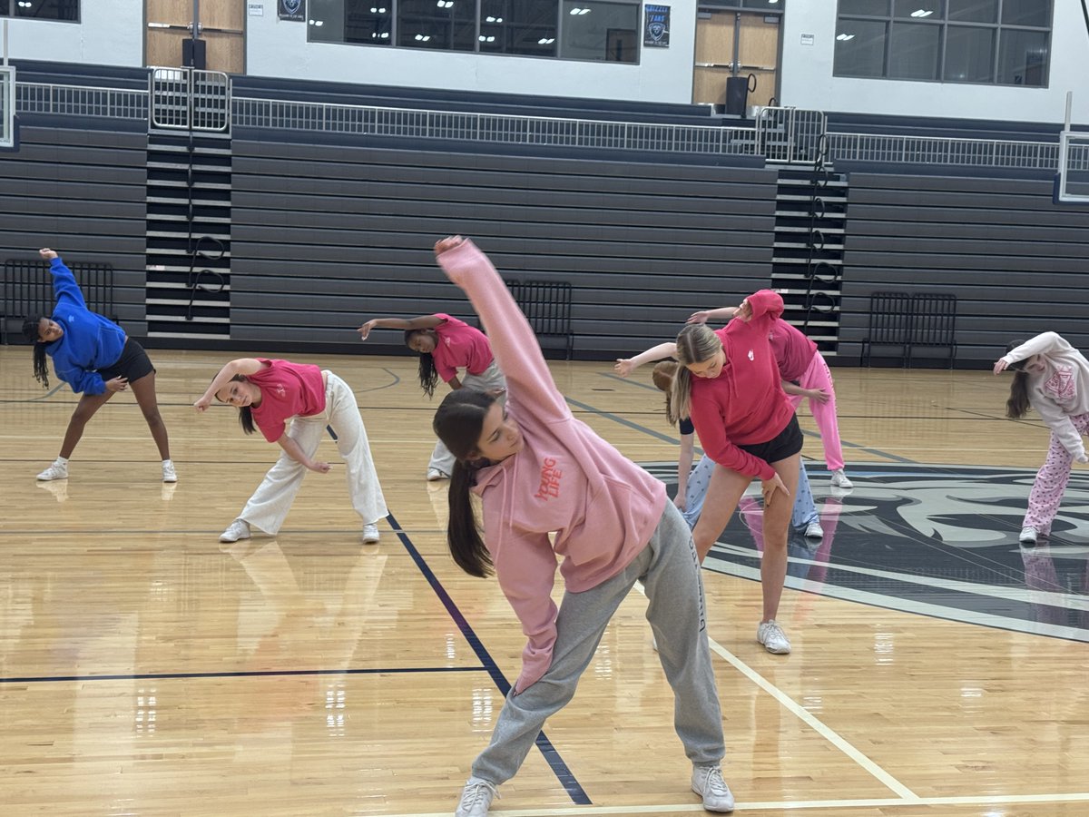 LSBCheer's tweet image. Favorite Color Day at practice #GoGrizzGo #ClawsOut