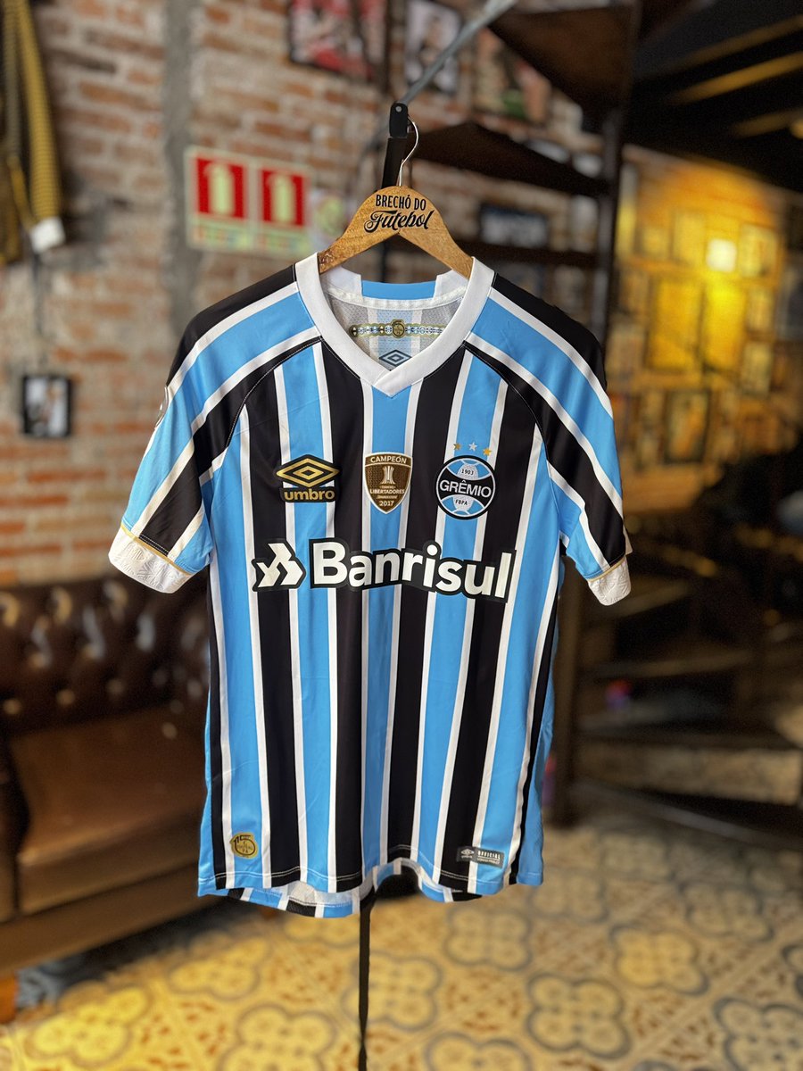 calogheras's tweet photo. 95 - Grêmio Libertadores 2018. Imagina tentar defender o título da Libertadores com o Brocador na frente. Que horror. https://t.co/Yw6Ks9oROl