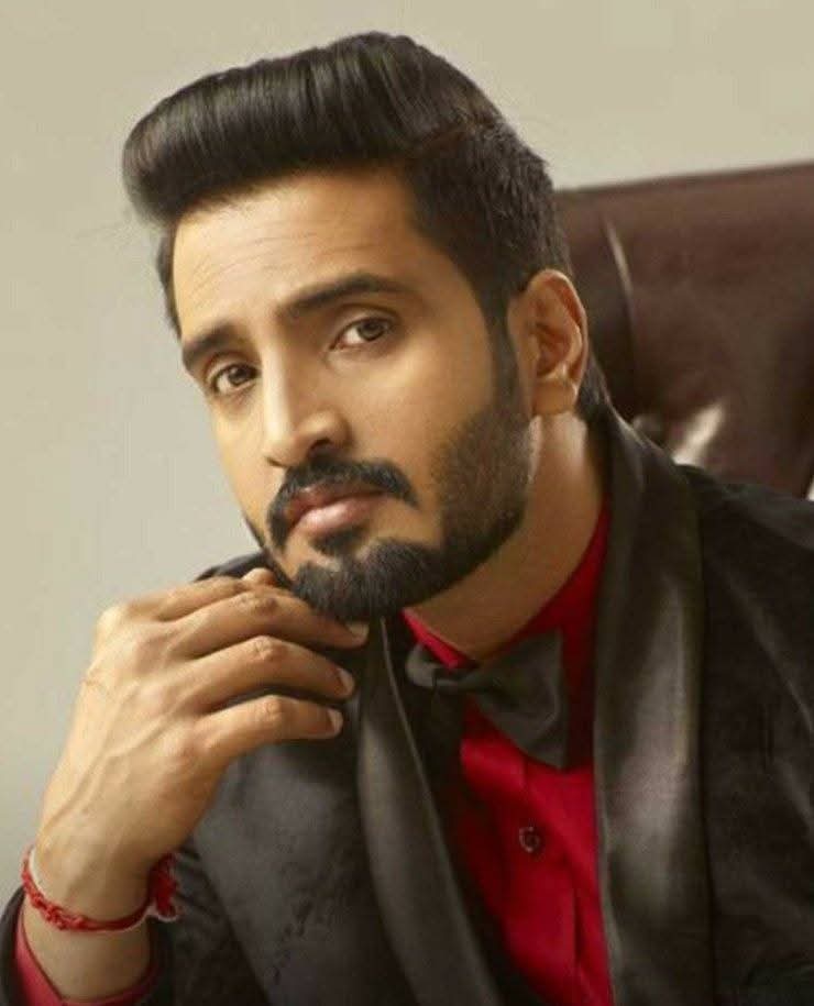 kayaldevaraj's tweet image. January 21st

#VersatileActor and 
#ComedyKingOfKollywood 
#Santhanam Birthday 

Best Wishes @iamsanthanam
Brother 

#HappyBirthdaySanthanam 
#HBDSanthanam #Santhanam

#MadhaGajaRaja #SundarC #Anjali #Varalakshmi #VijayAntony