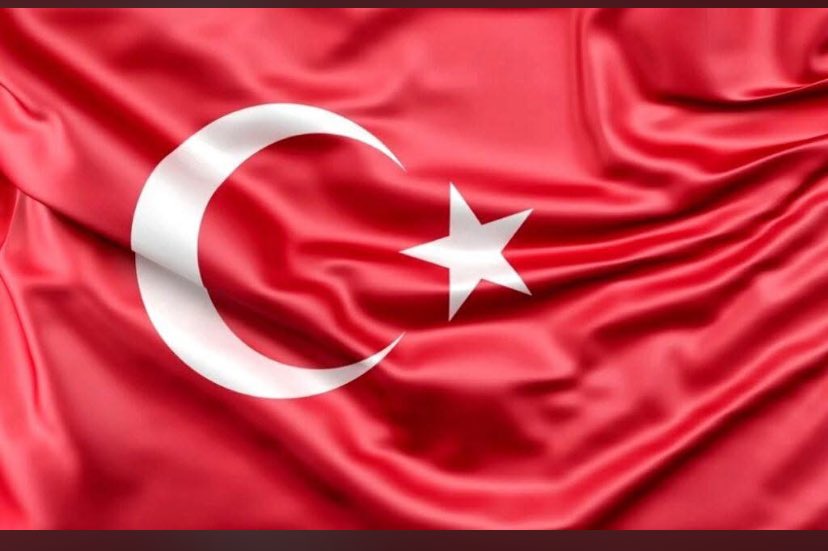 Ay yıldızlı şanlı bayrağım! 
Sen varsan, biz de varız. 
Sen yoksan, biz zaten yokuz...