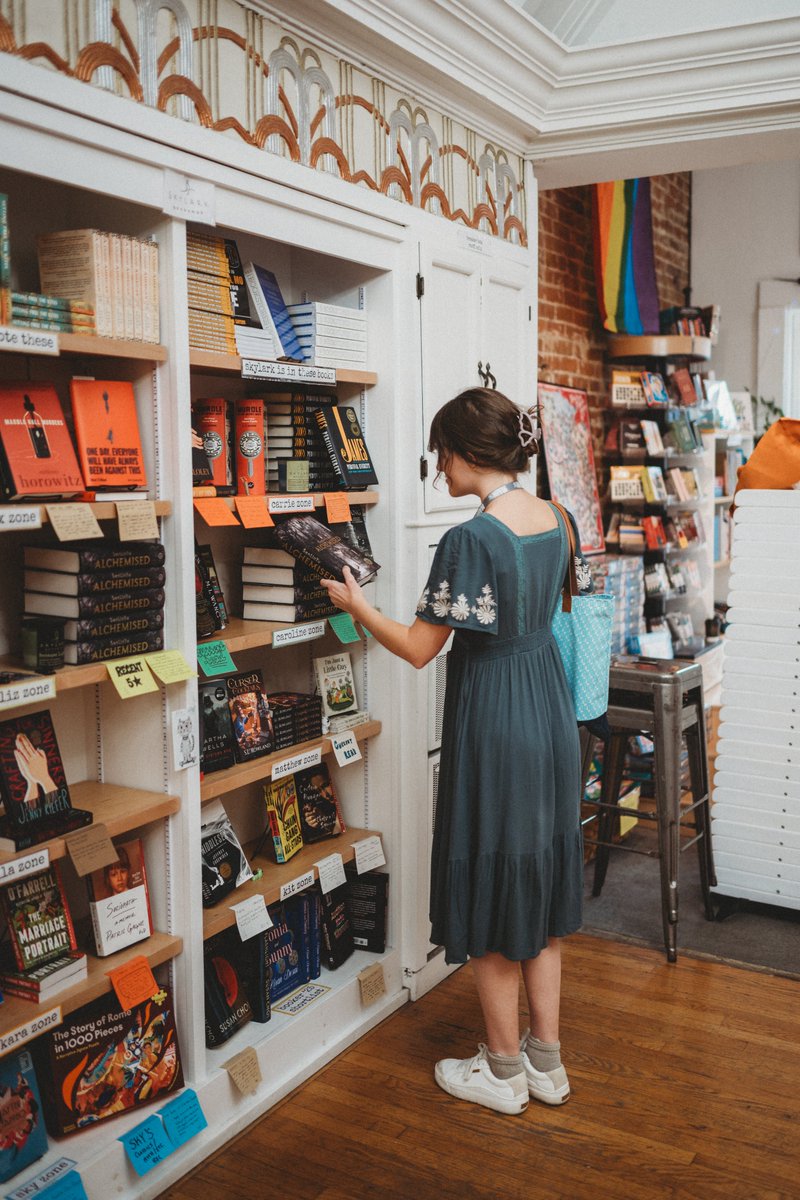 sysdotcom's tweet image. Confused by all the publishing options out there?

We broke it down. 🙌

Want it sent straight to your inbox? 

DM "GUIDE"