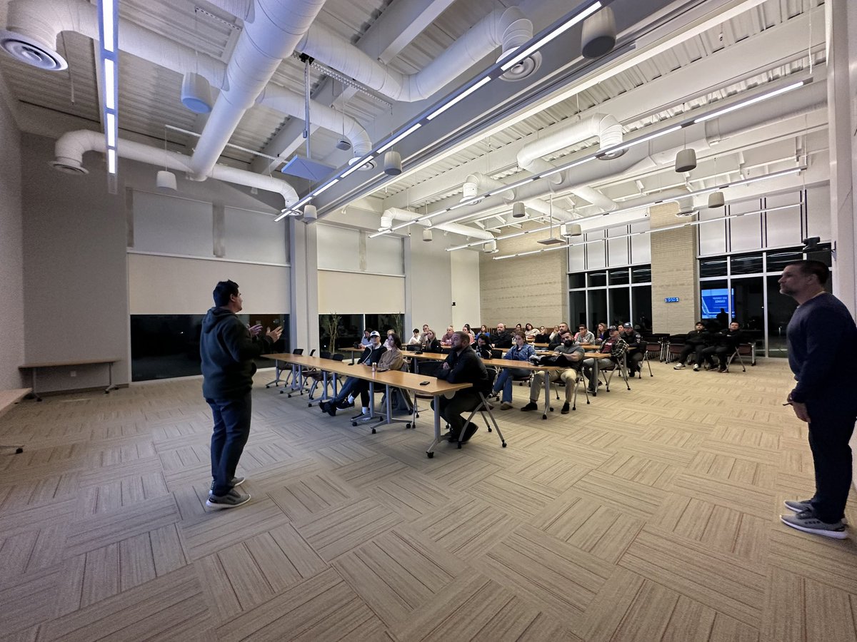 VARushSoccer's tweet image. Last week, our staff officially announced the new birthdate-based age groups at our town hall meeting 🏢 Thank you to everyone who joined the conversation as we continue moving forward together🤝 

#youthsoccer #varush #buildingblock