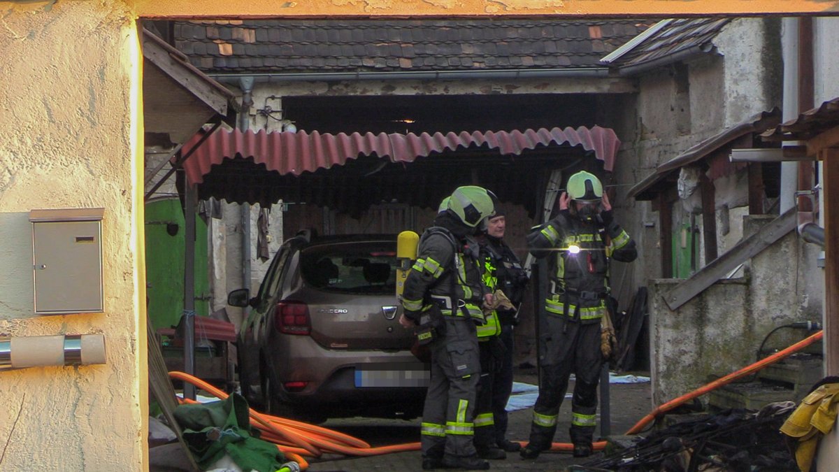 Neuer Beitrag online!
Elsterheide : Eine Person bei Hausbrand Verletzt 
Am Sonntagmorgen den 18.01.2026 alarmierte die Regional Leitstelle Ostssachsen Feuerwehr so wie Rettungsdienst in die Gemeinde Elsterheide nach Neuwiese.

In einem Einfamilienhause ...
blaulichtreport-lausitz.de/elsterheide-ei…