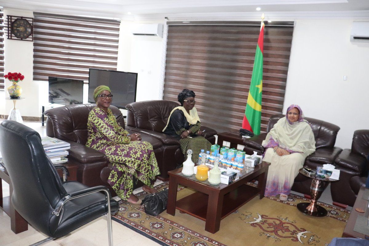 Les Représentantes de <a href="/unfpamauritania/">UNFPA MAURITANIA</a> et <a href="/OMS_Mauritanie/">OMS MAURITANIE</a> ont échangé avec la Présidente de  <a href="/NkttRegion/">جهة نواكشوط Région de Nouakchott</a> sur les priorités sanitaires et sociales de la capitale.  Des pistes de collaboration pour réduire la #MortalitéMaternelle et l'amélioration notable de la couverture vaccinale