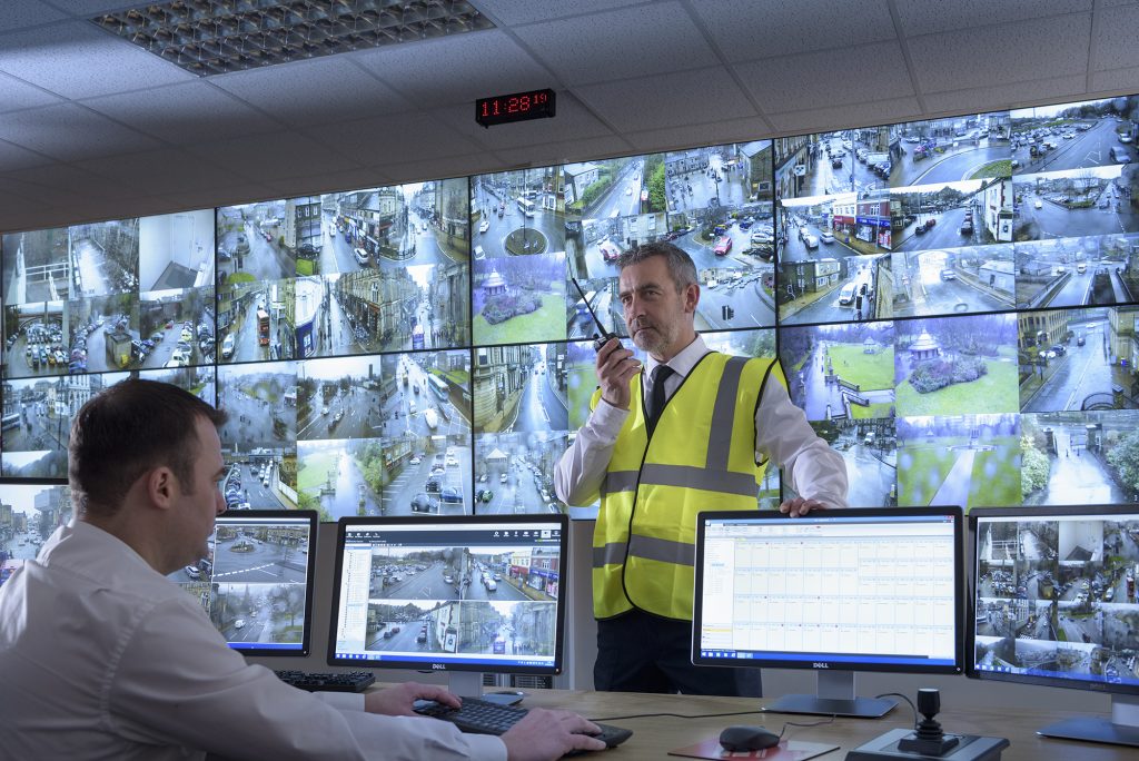 The UVS team has decades of combined experience in designing &amp; installing bespoke control room solutions for traffic &amp; transport operations centres, including traffic control, motorway regional operations centres and rail/tram applications. Read more: ultimatevs.co.uk/transport-and-…