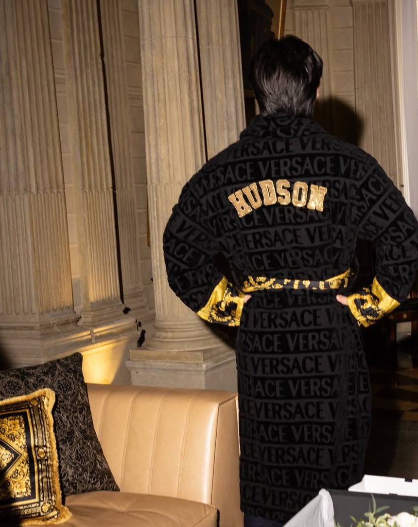 lixiesflower's tweet image. this is so hot actually im losing my shit