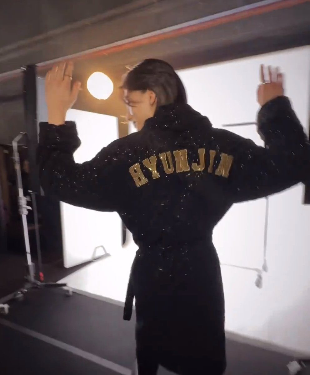 lixiesflower's tweet image. this is so hot actually im losing my shit