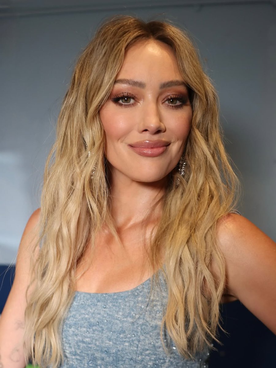 JumpTrailers's tweet image. Hilary Duff via nikki_makeup