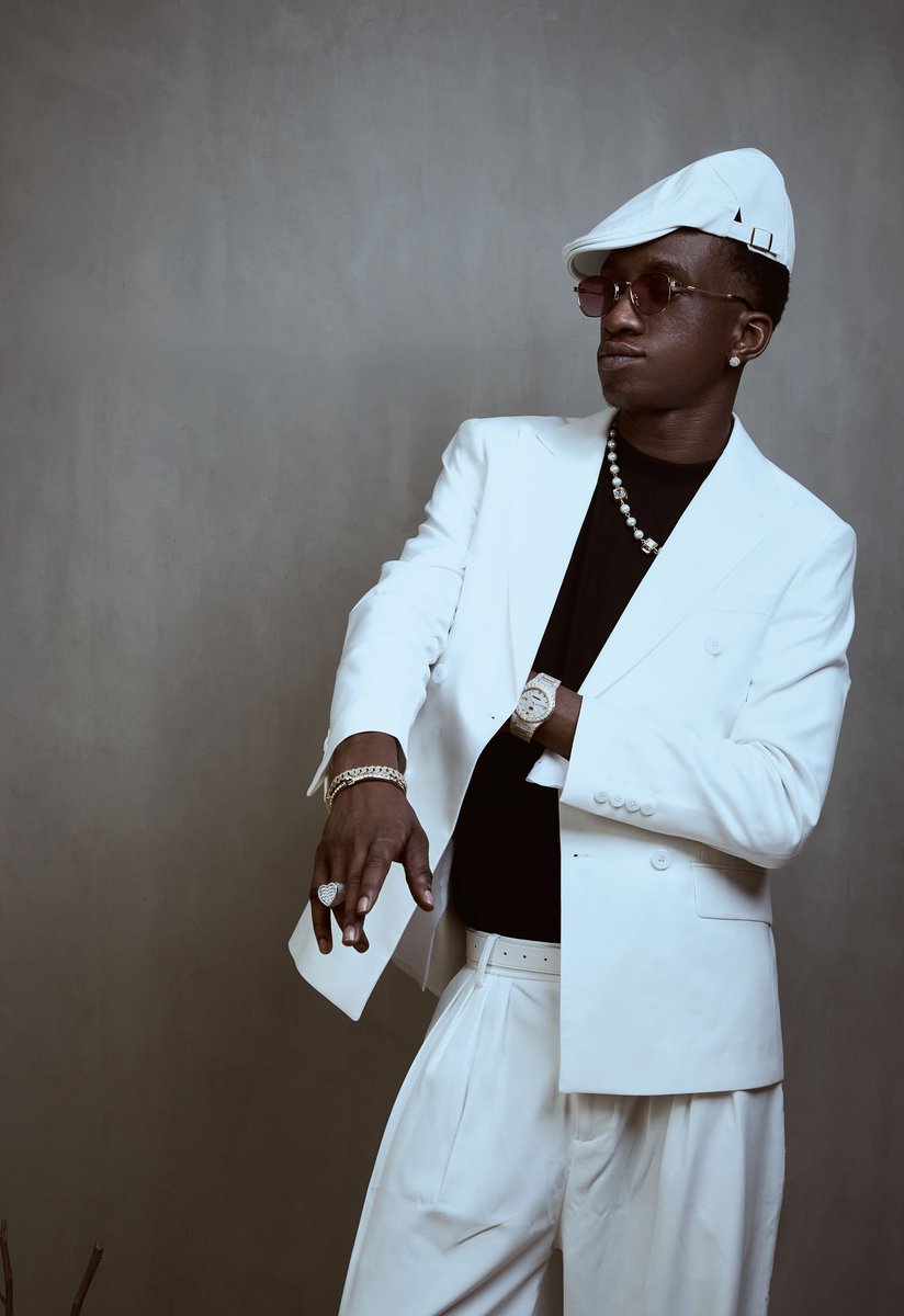 nuelhimselve's tweet image. my boy looking sumptuous 👄