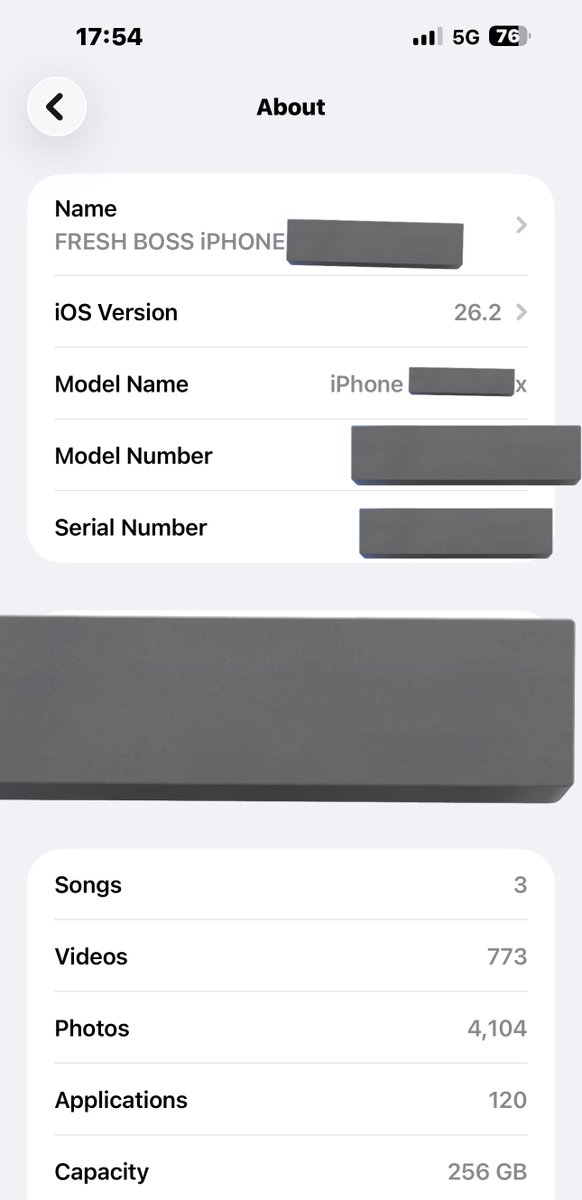 FreshBossTips's tweet photo. iPhone 17 pro while me self still dey manage my iPhone X for like 4yrs now🤦🏻‍♂️

People get money sha https://t.co/8SBGzDbTiO
