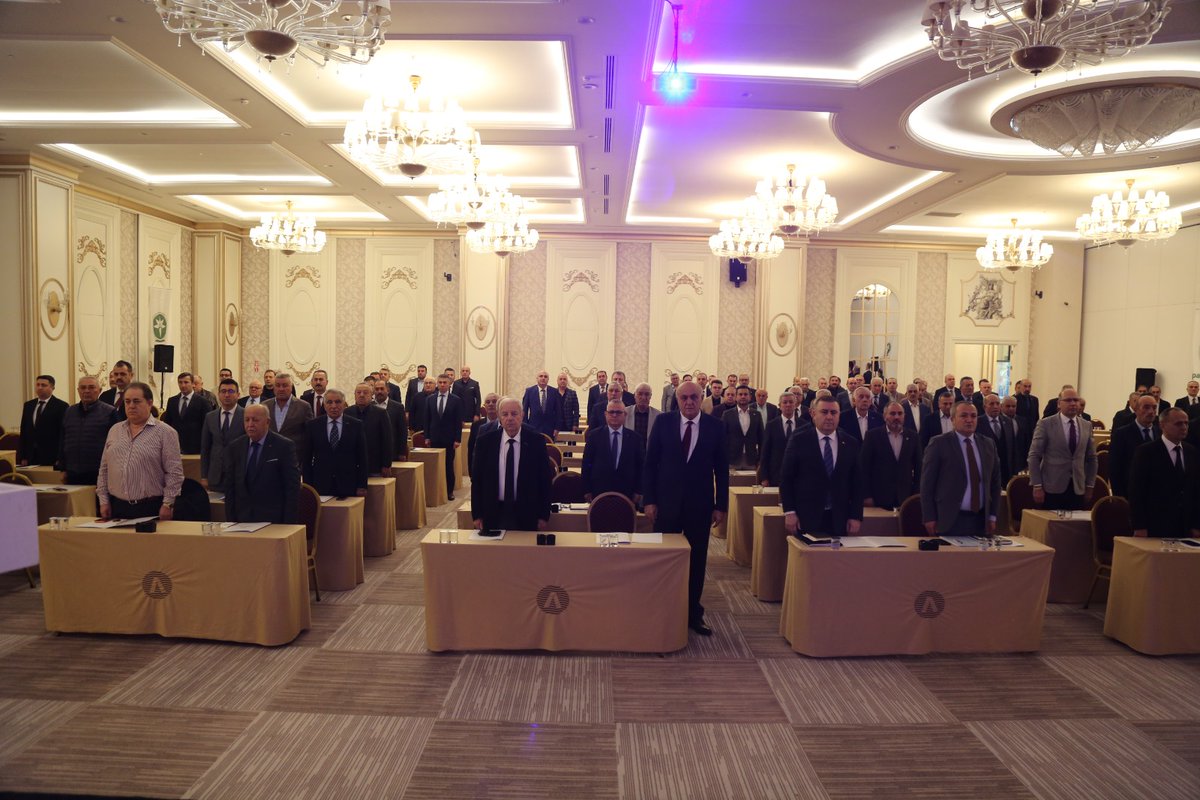 Unalfaruk65's tweet photo. PANKOBİRLİK İSTİŞARE TOPLANTISI. 
Genel Başkan, Genel müdür, birim kooperatiflerin başkanları , yönetim kurulları ve müdürlerinin katıldığı geniş katılımlı bir istişare toplantısını gerçekleştirdik. Sektör için hayırlı olsun https://t.co/QeVEku4KIL