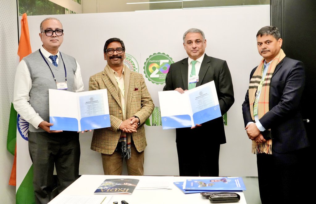 SanjDeep7's tweet image. Respected #politicians and #citizens of #India 🇮🇳,

As the founder and editor of the #NationalPoliticalMirror, the #world's only weekly #political magazine with two editions and #India's only #independent magazine, I will not make the same mistake as the media in the past, when