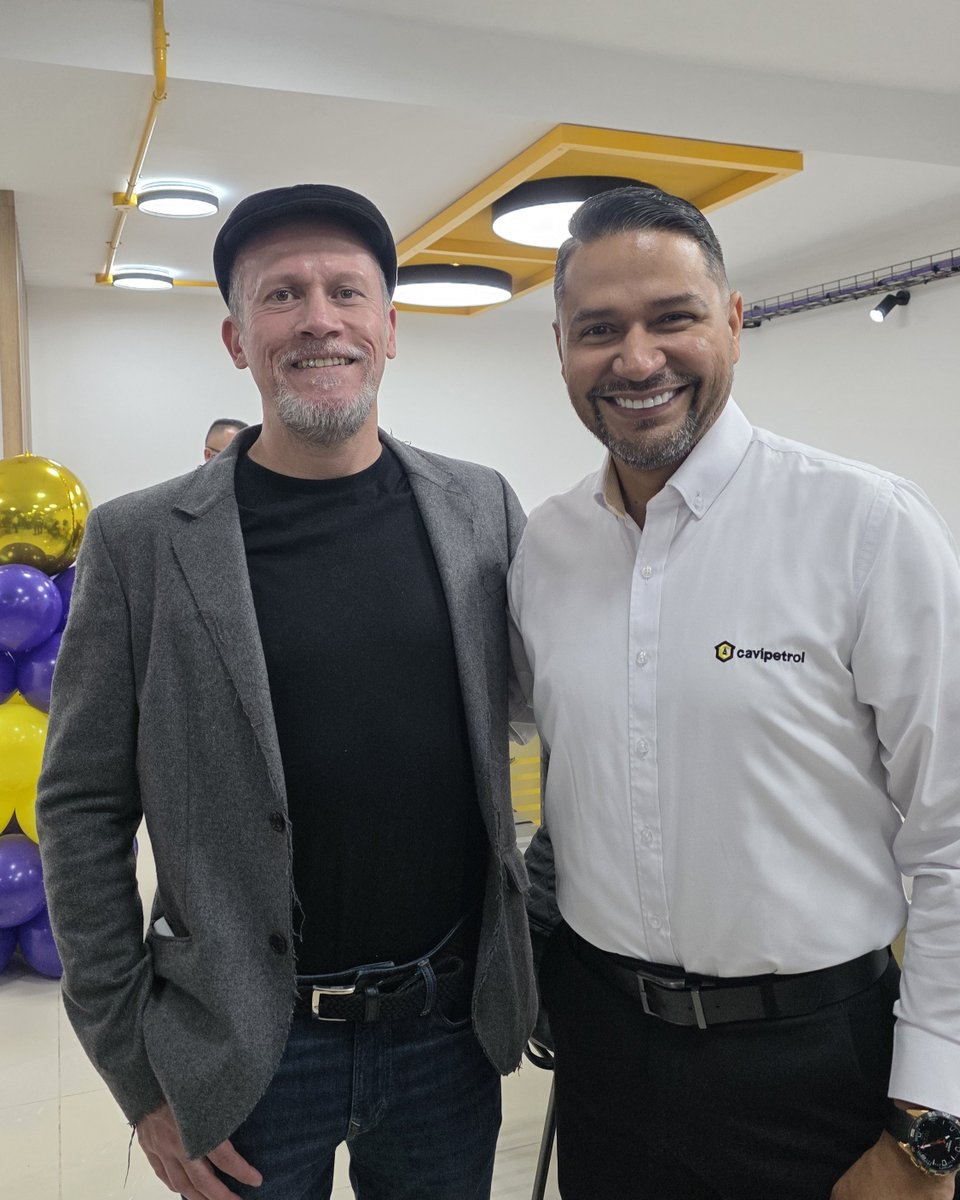 Así vivimos la inauguración de la nueva oficina principal de Cavipetrol en Bogotá.

Un espacio renovado que marca un nuevo capítulo y refleja nuestro compromiso de seguir evolucionando junto a nuestra comunidad. 💛

Gracias a todos los que hicieron parte de este momento.