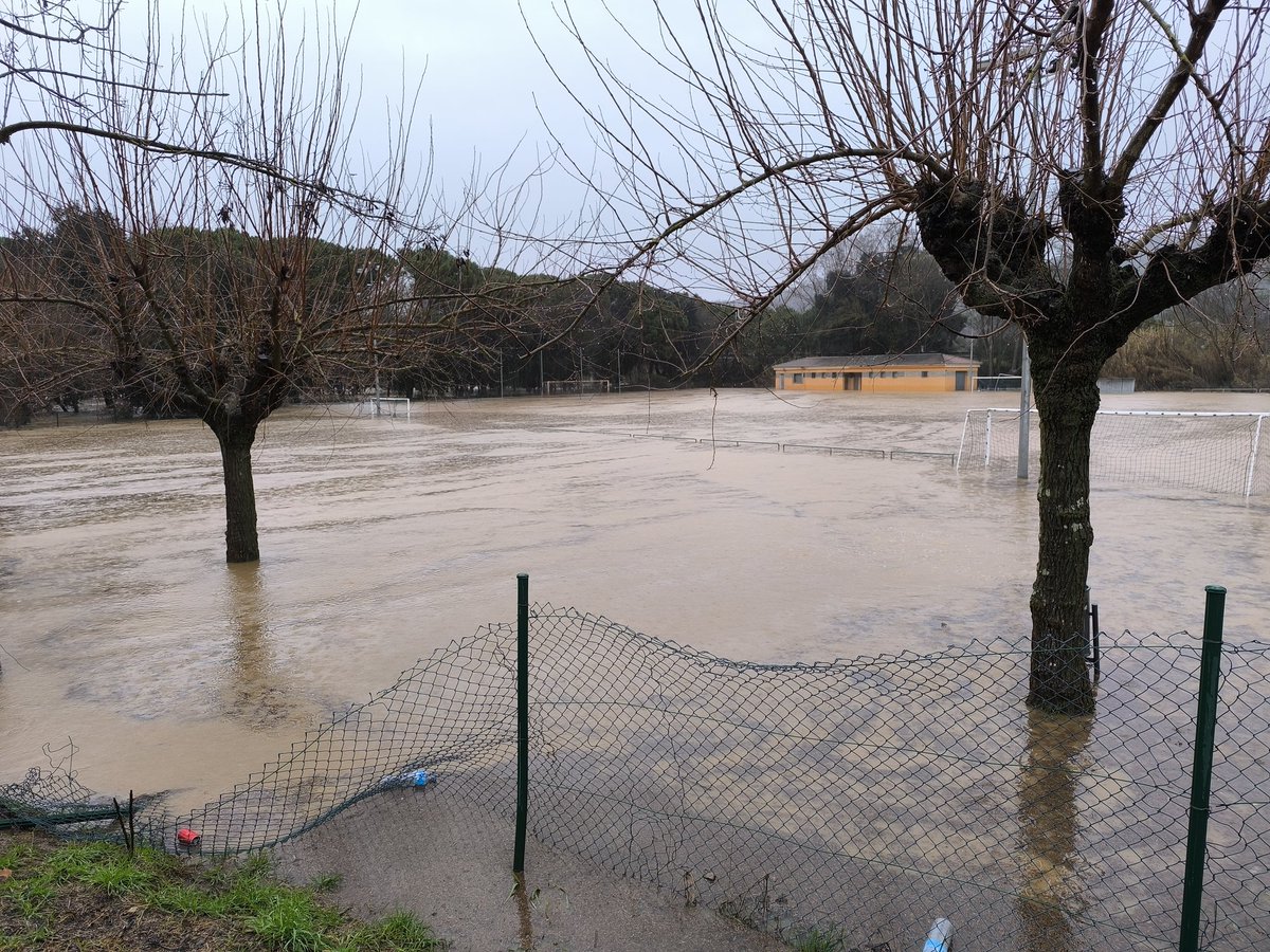 sergiclava's tweet photo. Doncs tanquem la #llevantada a #paloldonyar a #quart amb 121 litres caiguts avui i un total, sumant els tres dies des de diumenge, de 207,7 l/m2. Tornarem a la calma després d'un dia molt intens!! #meteo @AjQuart @guillemrecasens @martiserra72 https://t.co/AktPBnD14n