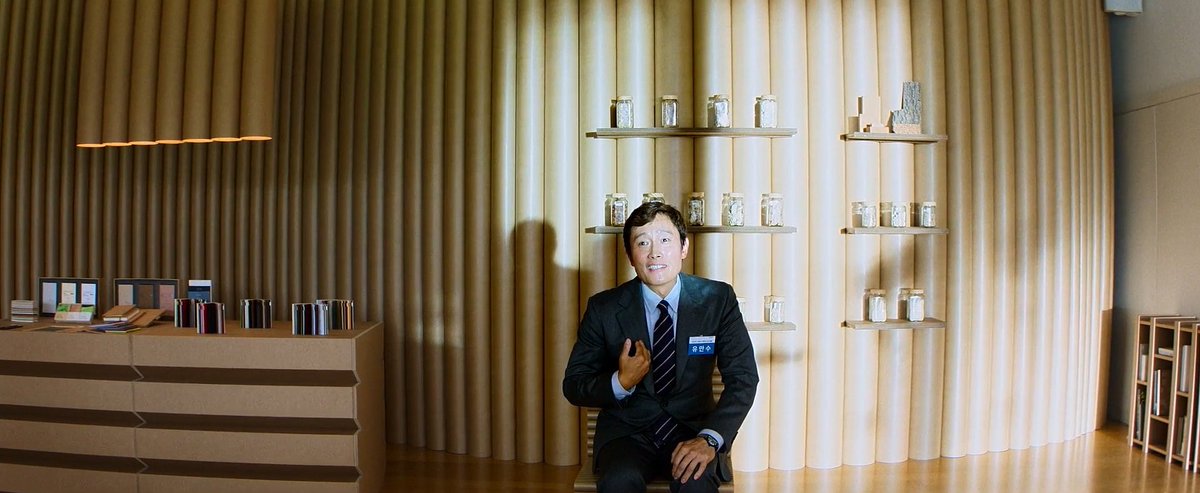 screenscaps's tweet image. no other choice (2025) dir. park chan-wook