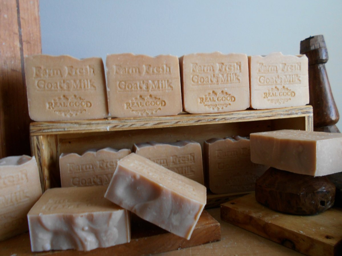 Soap This week :  Tuesday: naturalhandcraftedsoapcompany.com/All-Natural-Fa…   Goat milk has the same pH as our skin so it is easily absorbed and the vitamins in milk help keep your skin healthy.  ✔️Check for more soap or more naturalhandcraftedsoapcompany.com