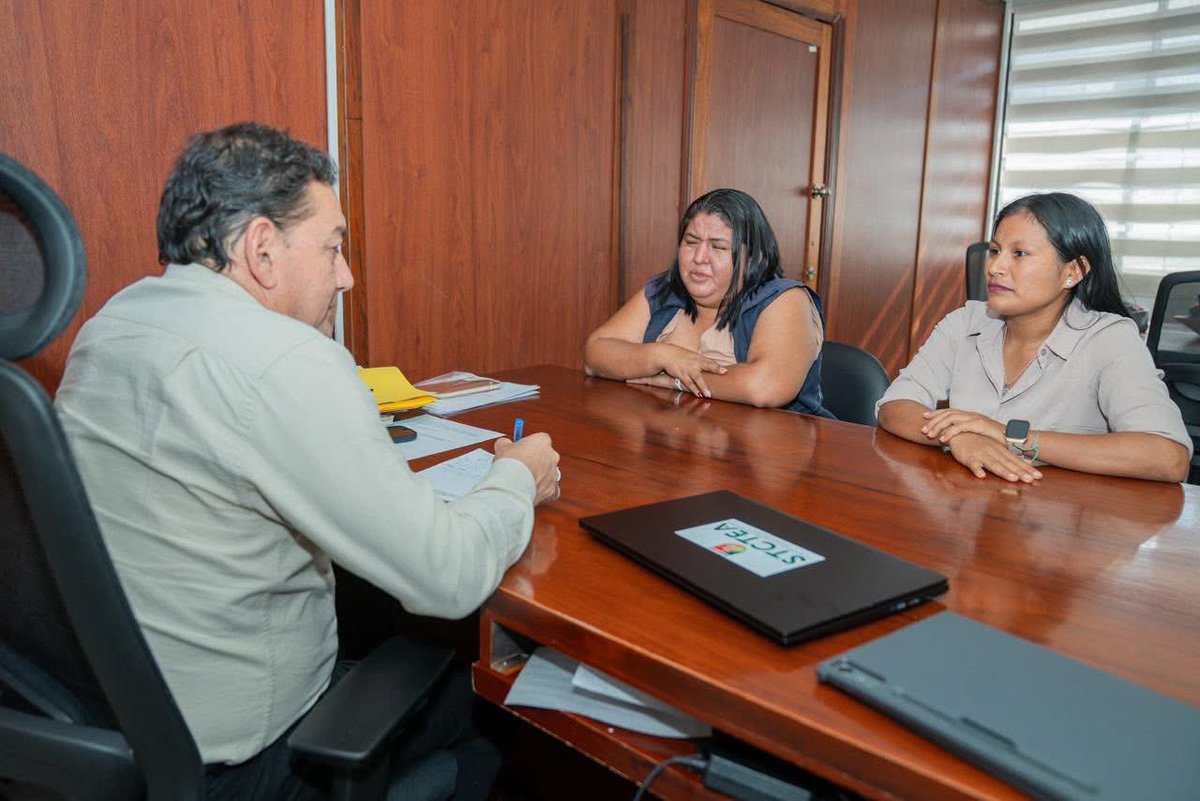 OswaldoVal14's tweet image. 🤝 Oswaldo Valverde, delegado del presidente Daniel Noboa  Azin ante el Consejo de Planificación Amazónica, mantuvo una reunión de trabajo con Alexandra Ananga, presidenta de la parroquia Arapicos, con el objetivo de coordinar acciones conjuntas que generen beneficios reales para…