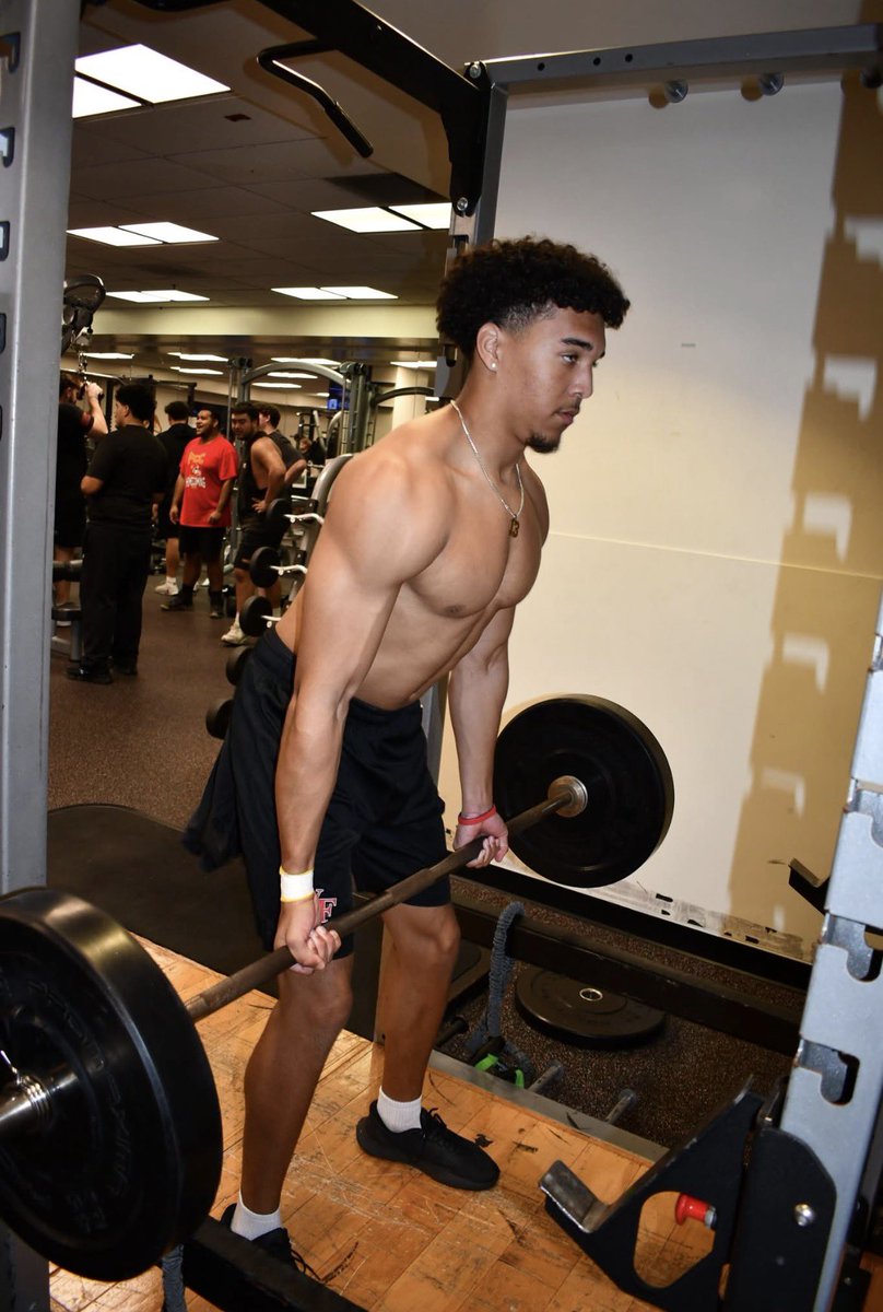 Xavier Buckles (6’4 JUCO QB) tweet media