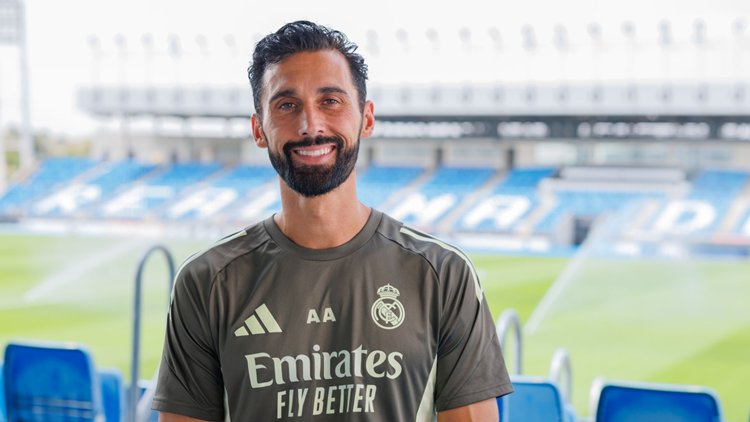 Arellanoglou's tweet photo. Álvaro Arbeloa tiene todos mis respetos. 
Le llamaron palanganas, enchufado, lamebotas...dijeron que no valía y que era un trepa. 

Pues bien, en dos ratos me ha hecho disfrutar más que Xabi Alonso desde noviembre. 

Respeta jerarquías, arropa a los suyos, es madridista... https://t.co/xxVT5dZonD