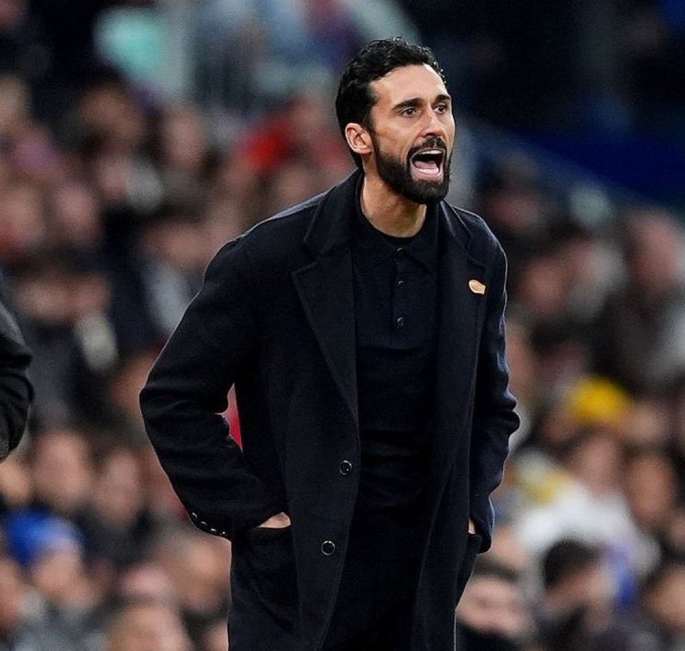 RMblancoZ's tweet photo. This is our Manager. 

Just as expected, Arbeloa has the players bought in and playing for the shirt instantly. We haven’t seen this effort from all our players in months. 

Also, whistles and boos will always work. https://t.co/zVCuPsVMBA