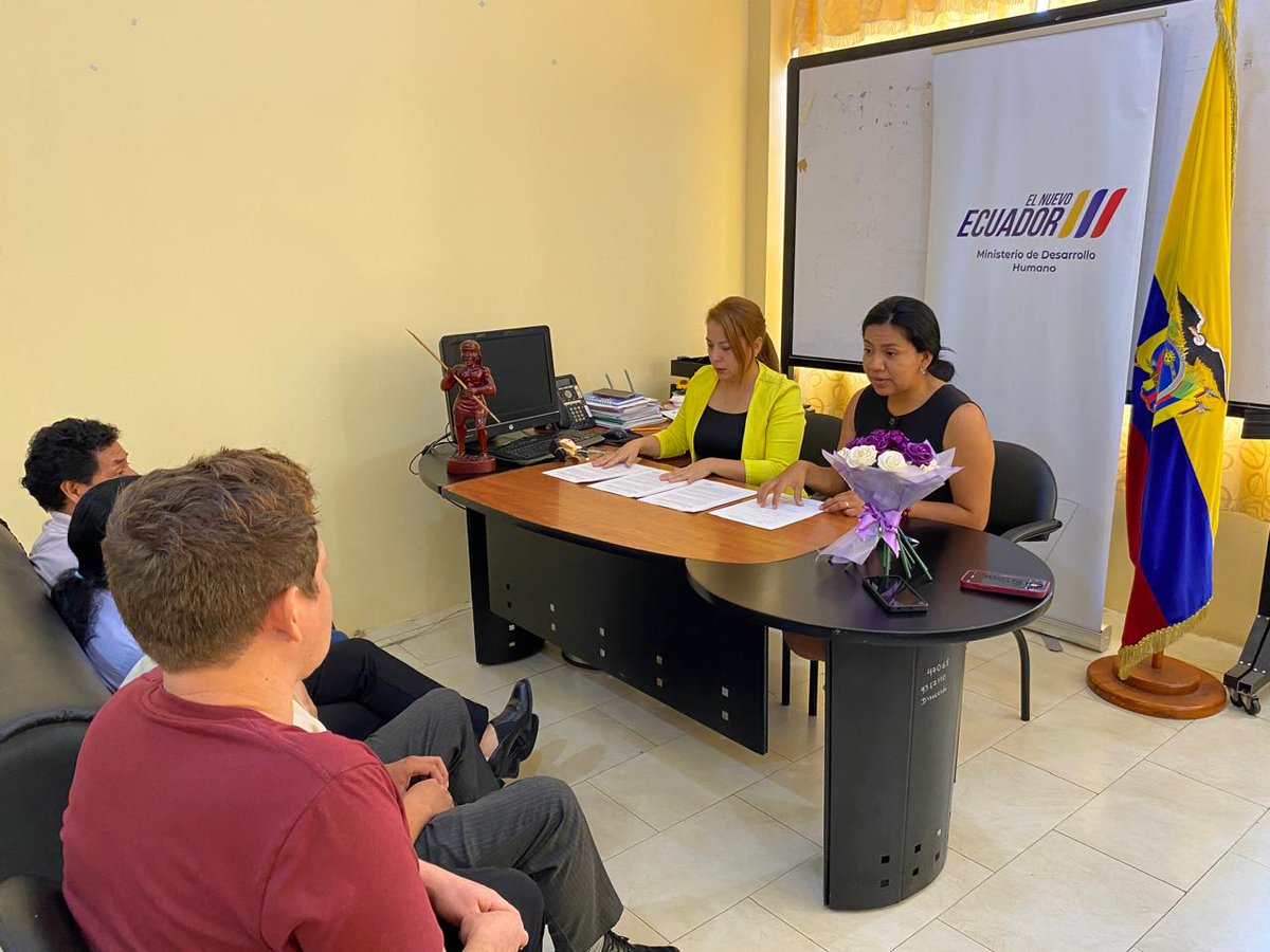 Zona2MTDH's tweet photo. 📍#Orellana | Coordinamos acciones con el Consejo de Salud Loreto para garantizar una atención digna, cercana y oportuna a 240 personas con discapacidad, a través de la modalidad Atención en el Hogar y Comunidad. 🤝🏼
#MDHenTerritorio
#ElNuevoEcuadorCumple https://t.co/zH12OwlSUm