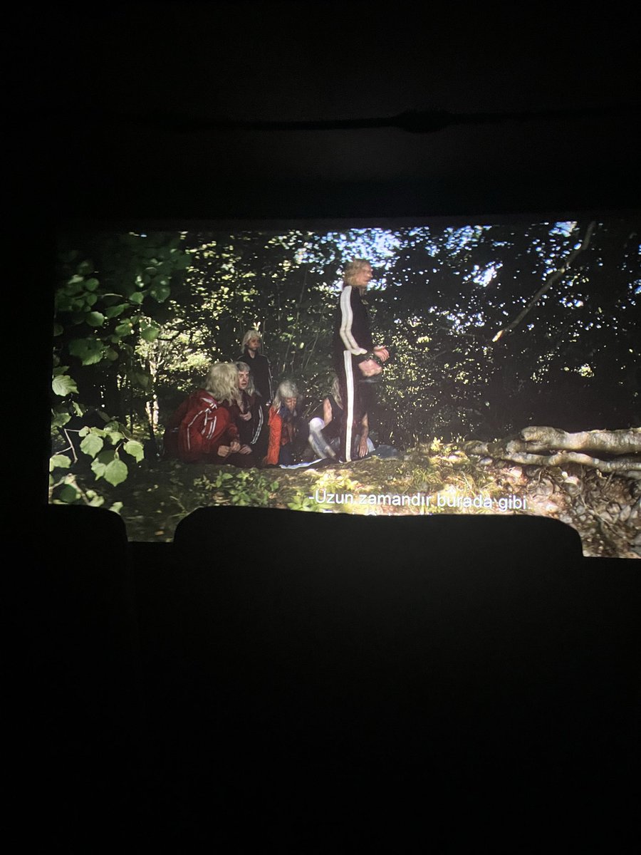 Kötü seçimleriyle öne çıkan kardeşim bu sefer sınırlarını zorladı gerçekten😀 Korkudan uyuyamıyorum. Gözlerim kapanırsa bi film de ben çekeceğim sanırım😀  #kemiktapınağı