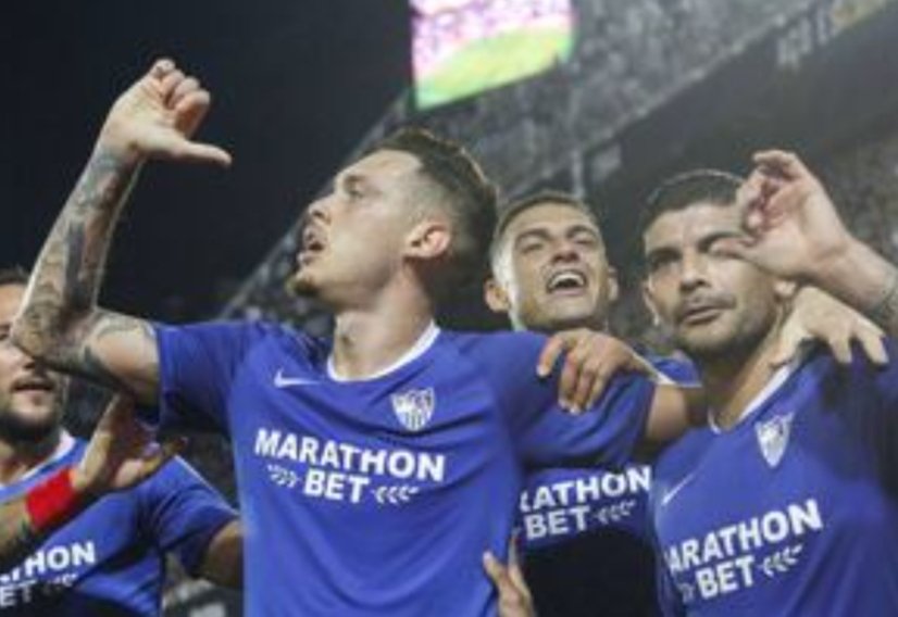 se le da bien copiar celebraciones.