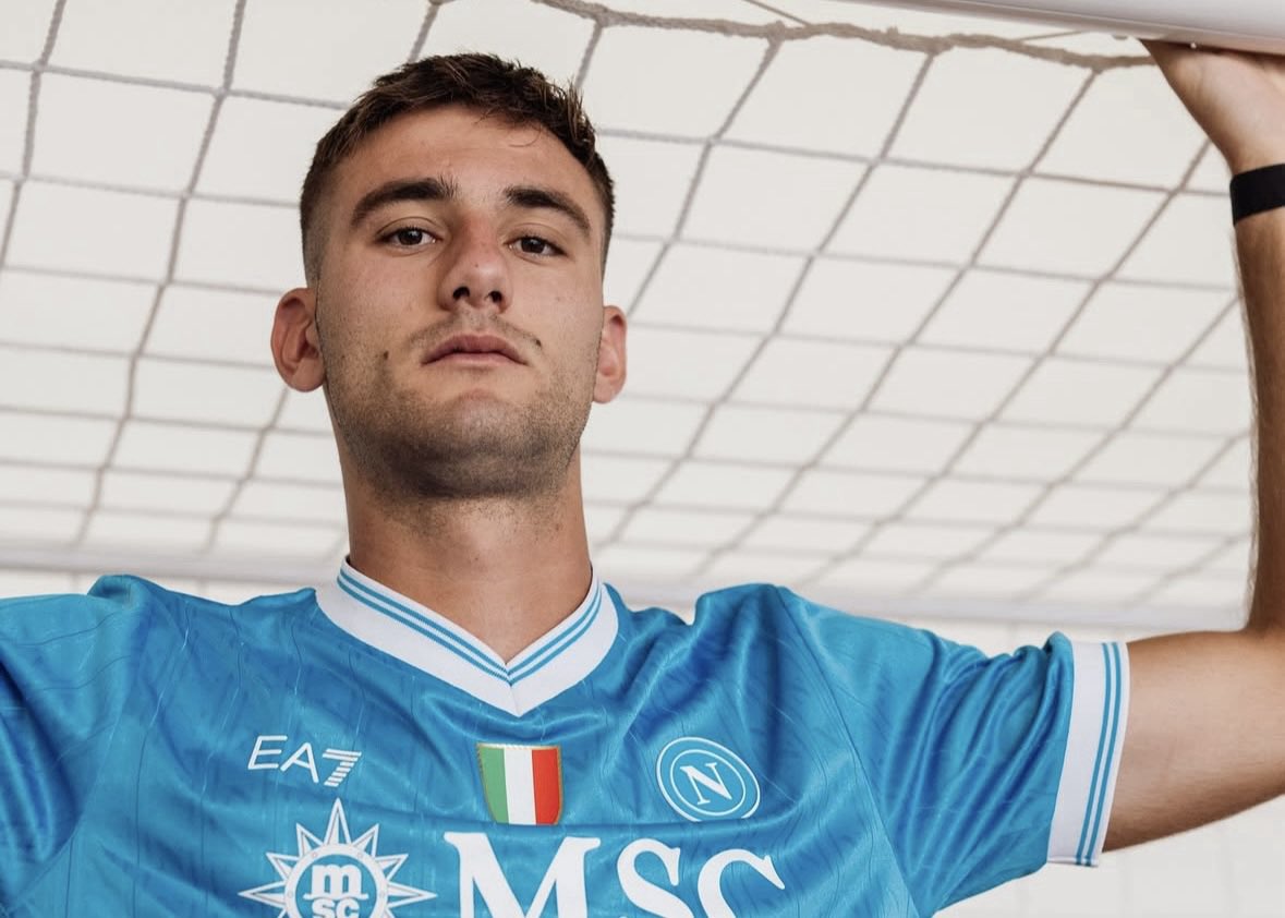 D_IP17's tweet image. Una sciagura simile non era mai capitata a Napoli

Hai un’altra partita sulla coscienza 

Scappa via