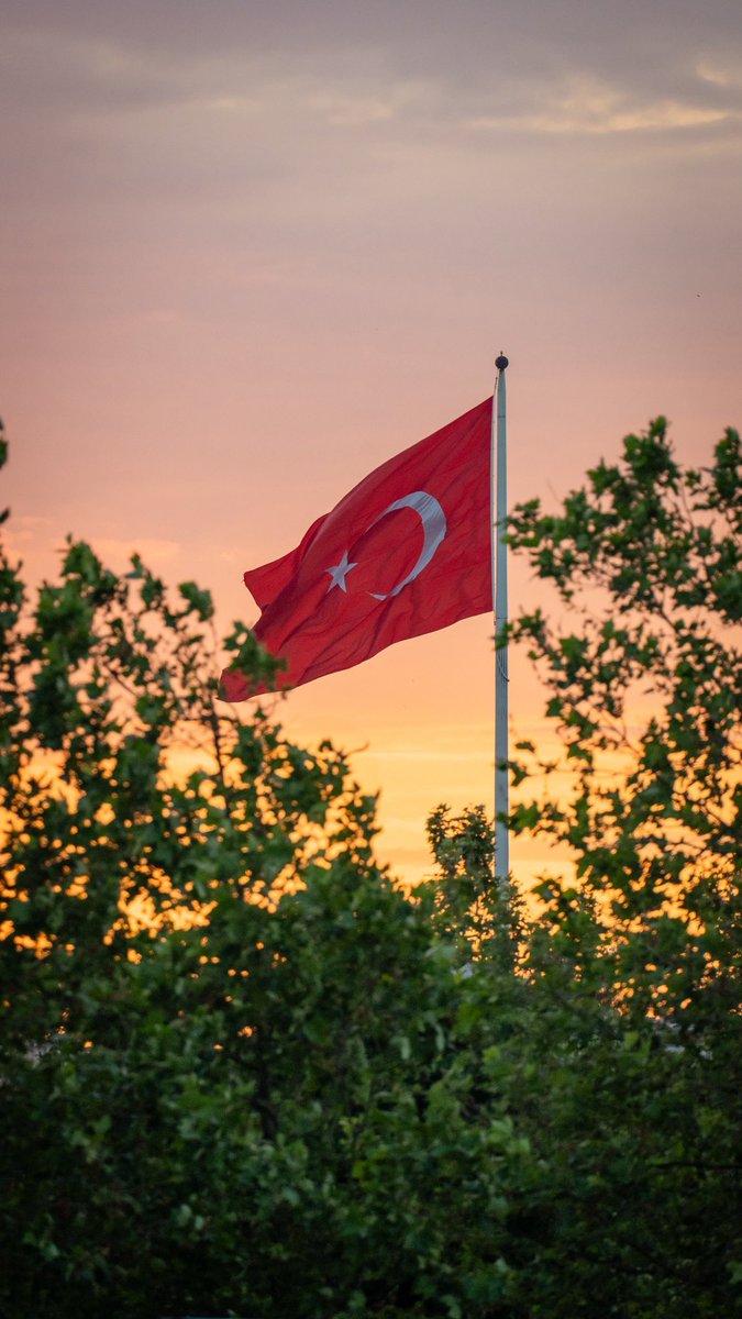 parla ✨🤍
 #BayrakNamustur #Türkbayrağı