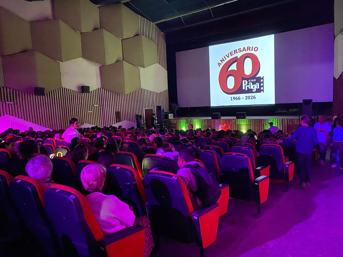 🎬Hoy asistimos a la presentación de la película Nora, en el cine Praga de la ciudad de #PinardelRío 
📌El público conoció detalles de las motivaciones y los procesos de filmación y producción, de la mano de su director Roly Peña y del guionista Amílcar Salatti 
<a href="/ahsjovenescuba/">Asociación Hermanos Saíz</a>
