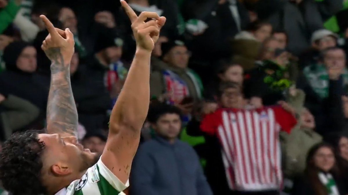 juniorlpr1924's tweet image. Gol de Luis Javier Suárez, hincha confeso de Junior, al PSG para ganarlo al 90’. En el fondo la camiseta de Junior, estamos en todo el mundo.