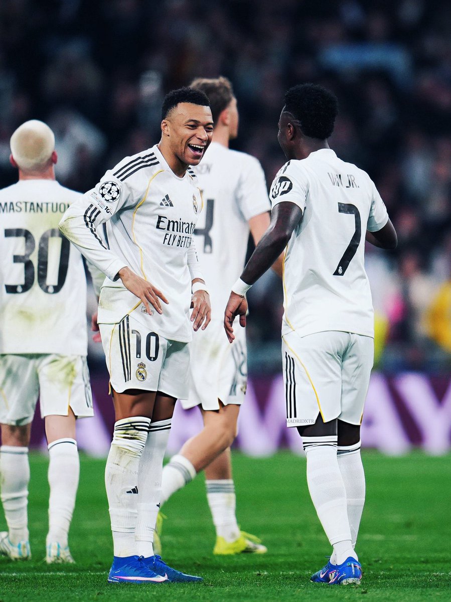 (fan) Cᴀꜱᴛɪʟʟᴏ tweet media