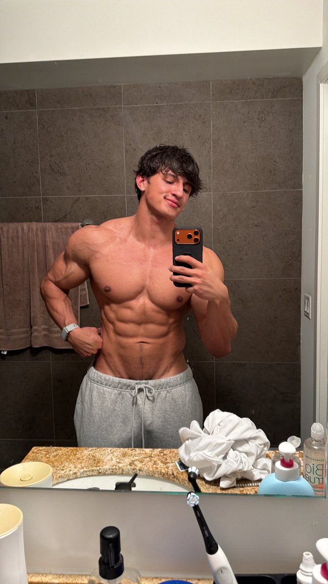 hunter davis tweet media