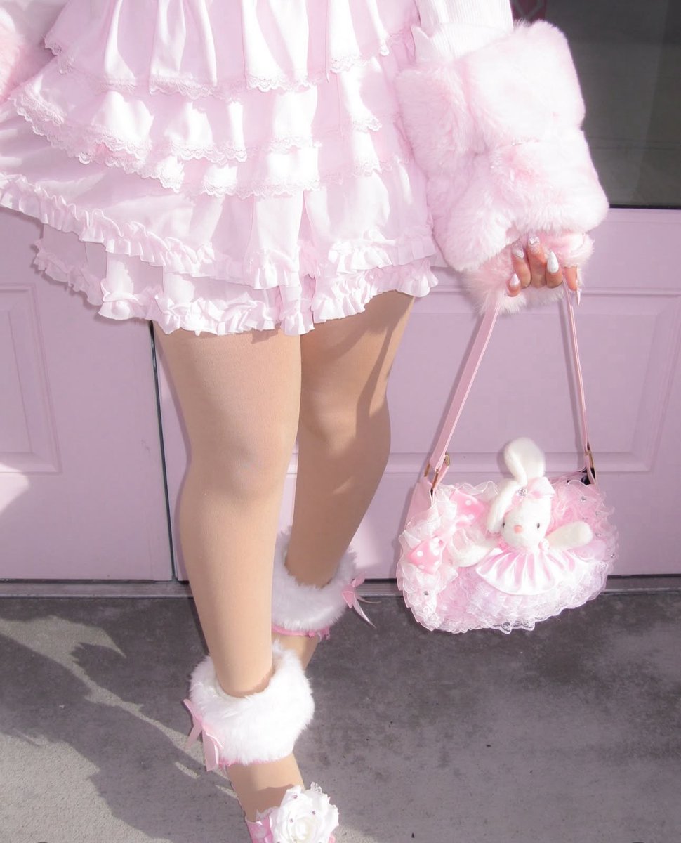 TheDollHouseMansion tweet media