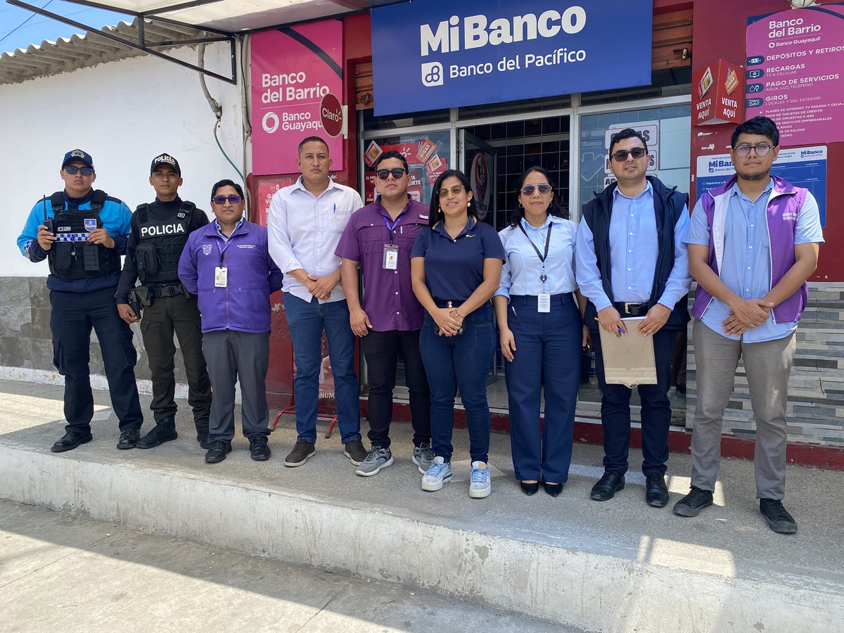 RCivil_Zona5's tweet photo. SANTA ELENA📣| Para prevenir actos de corrupción y evitar cobros indebidos, se realizaron operativos de control en los exteriores de la agencia del @RegistroCivilec en #Salinas, con el apoyo de @SRIoficialEc, @PoliciaEcuador y @gobersantaelena. 

#ElNuevoEcuador https://t.co/tT7HelAREC