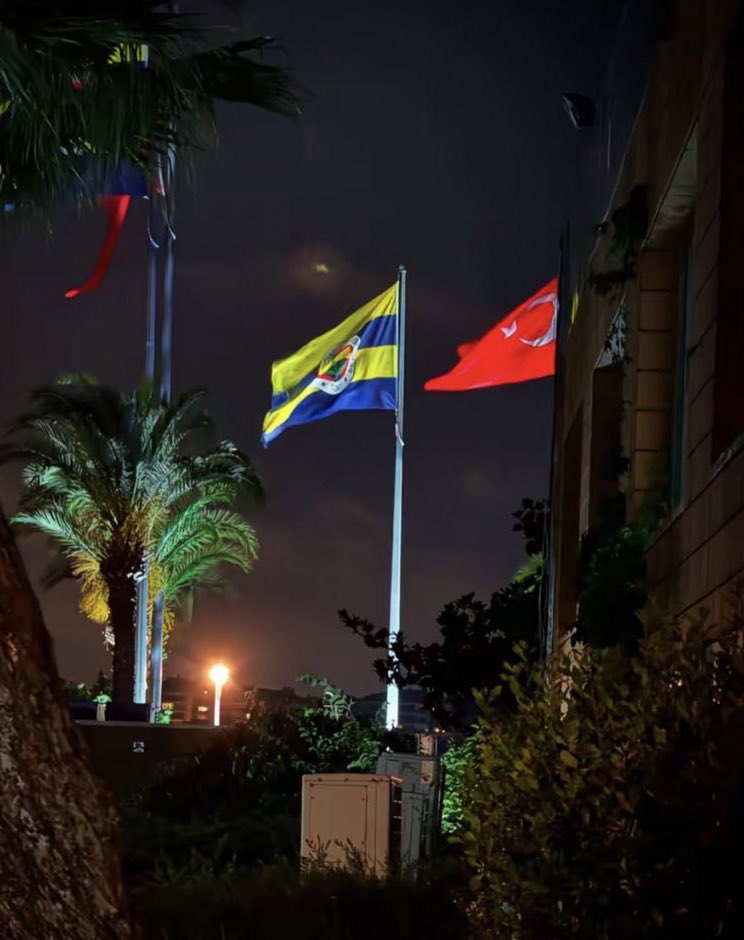 Kimsenin zarar veremeyeceği iki bayrak!🇹🇷